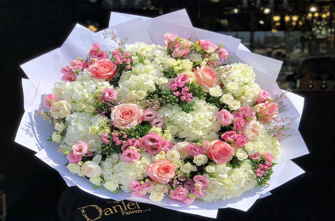 Dantel Flowers